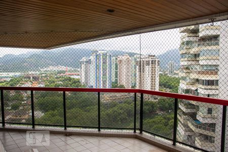 Apartamento à venda com 130m², 3 quartos e 2 vagasVaranda da Suíte 2