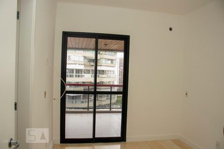 Apartamento à venda com 130m², 3 quartos e 2 vagasSuíte 1