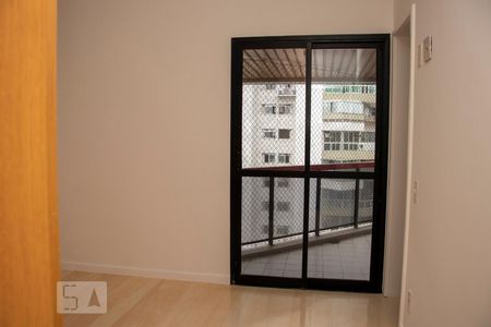 Apartamento à venda com 130m², 3 quartos e 2 vagasSuíte 2