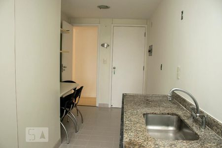 Apartamento à venda com 130m², 3 quartos e 2 vagasCozinha