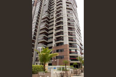 Apartamento à venda com 130m², 3 quartos e 2 vagasFachada