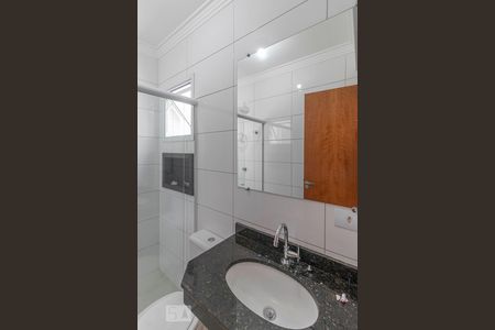 Casa à venda com 98m², 2 quartos e 2 vagasBanheiro da Suite 1