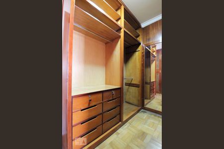 Closet Quarto 1 de apartamento para alugar com 4 quartos, 181m² em Água Fria, São Paulo