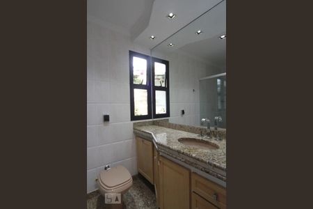 Apartamento à venda com 156m², 4 quartos e 2 vagasBanheiro da Suíte 2