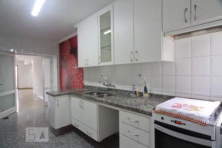 Apartamento à venda com 156m², 4 quartos e 2 vagasCozinha