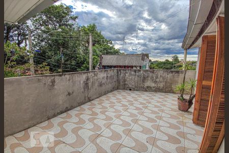 Casa à venda com 200m², 5 quartos e 1 vaga Casa à venda com 200m², 5 quartos e 1 vagavaranda