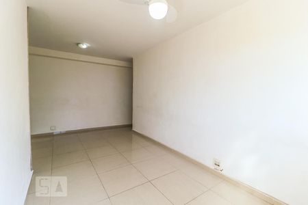 Apartamento à venda com 67m², 2 quartos e 1 vagaSala
