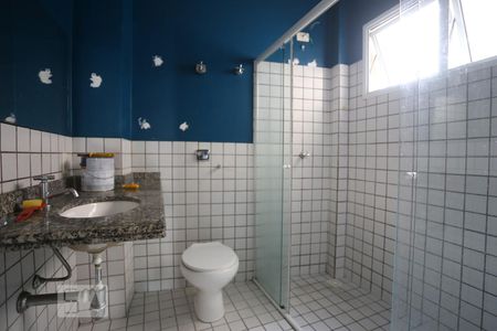 Banheiro de kitnet/studio para alugar com 1 quarto, 33m² em Santa Cecília, São Paulo