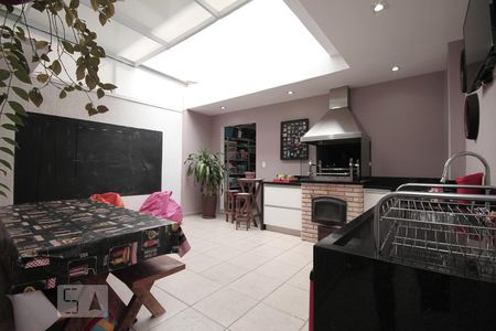 Casa à venda com 160m², 3 quartos e 2 vagasChurrasqueira