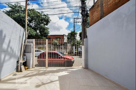 Garagem de casa à venda com 2 quartos, 125m² em Socorro, São Paulo