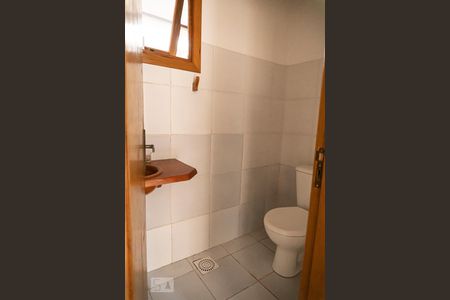 Banheiro de casa à venda com 2 quartos, 70m² em Rondônia, Novo Hamburgo