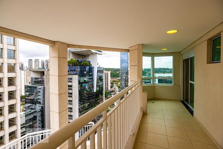 Apartamento à venda com 133m², 3 quartos e 2 vagasVaranda