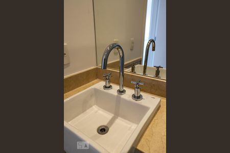 Apartamento à venda com 133m², 3 quartos e 2 vagasBanheiro da Suíte