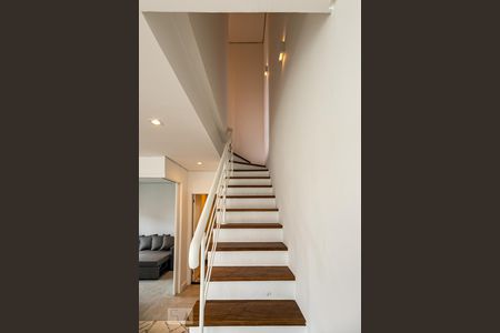 Apartamento à venda com 133m², 3 quartos e 2 vagasEscada