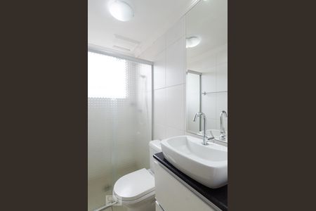 Banheiro de apartamento para alugar com 2 quartos, 50m² em Taboão, São Bernardo do Campo