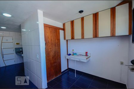Apartamento para alugar com 120m², 2 quartos e 2 vagasCozinha