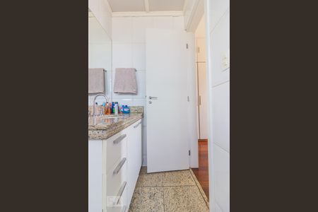 Apartamento à venda com 83m², 2 quartos e 2 vagasBanheiro