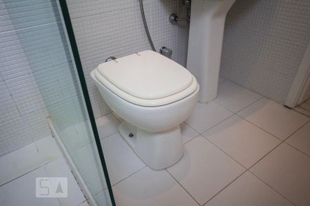 Apartamento à venda com 78m², 2 quartos e 1 vaga Apartamento à venda com 78m², 2 quartos e 1 vagaBanheiro da Suíte 2