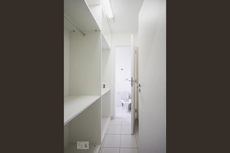 Apartamento à venda com 78m², 2 quartos e 1 vaga Apartamento à venda com 78m², 2 quartos e 1 vagaDespensa