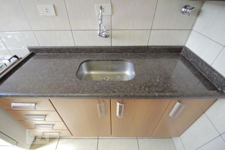 Detalhe cozinha de apartamento à venda com 3 quartos, 60m² em Piratininga, Osasco