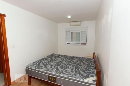 Suíte de apartamento para alugar com 2 quartos, 72m² em Vila Ipiranga, Porto Alegre