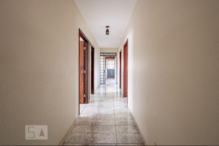 Corredor de casa à venda com 3 quartos, 140m² em Guará Ii, Brasília