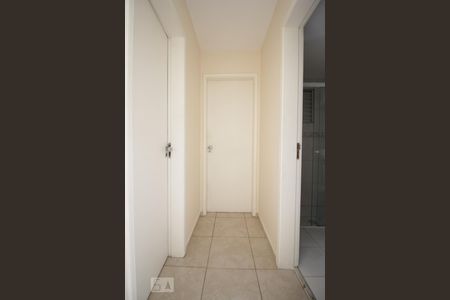 Corredor de apartamento para alugar com 2 quartos, 52m² em Paraisópolis, São Paulo