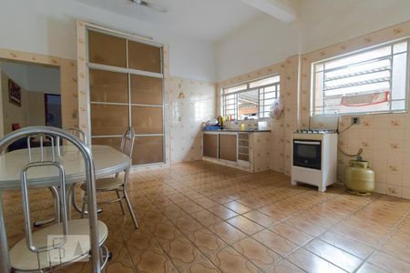 Casa para alugar com 120m², 4 quartos e 8 vagas Casa para alugar com 120m², 4 quartos e 8 vagasCozinha 02