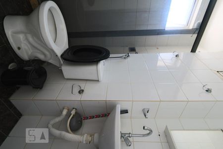 Banheiro  de apartamento à venda com 2 quartos, 50m² em Vargem Pequena, Rio de Janeiro