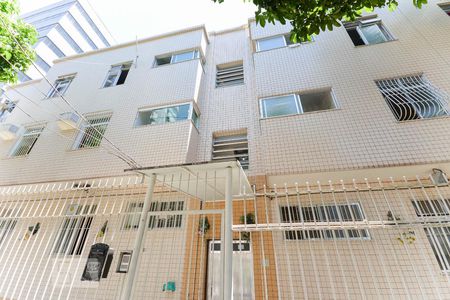 Apartamento para alugar com 70m², 2 quartos e 1 vaga Apartamento para alugar com 70m², 2 quartos e 1 vagaFachada