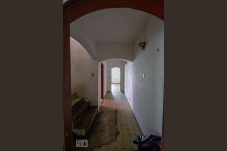 Casa à venda com 830m², 2 quartos e 2 vagas Casa à venda com 830m², 2 quartos e 2 vagasCorredor