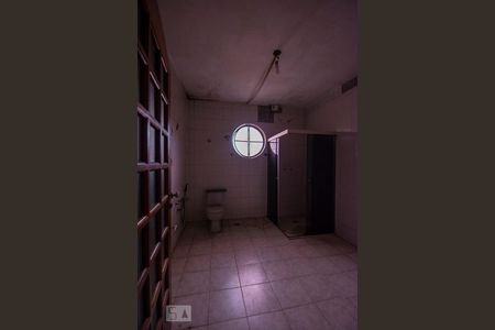 Casa à venda com 830m², 2 quartos e 2 vagas Casa à venda com 830m², 2 quartos e 2 vagasBanheiro