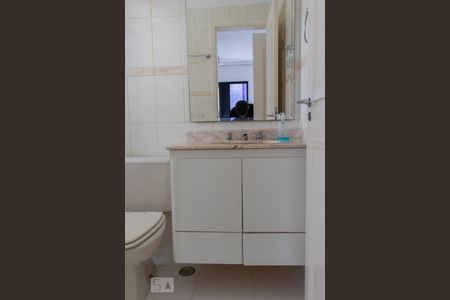 Banheiro da Suite de apartamento para alugar com 3 quartos, 112m² em Vila Mariana, São Paulo