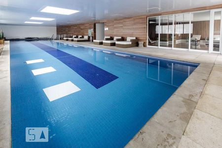 Studio para alugar com 38m², 1 quarto e 1 vaga Studio para alugar com 38m², 1 quarto e 1 vagaPiscina coberta