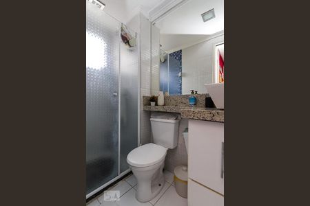 Banheiro de apartamento para alugar com 2 quartos, 54m² em Sítio da Figueira, São Paulo