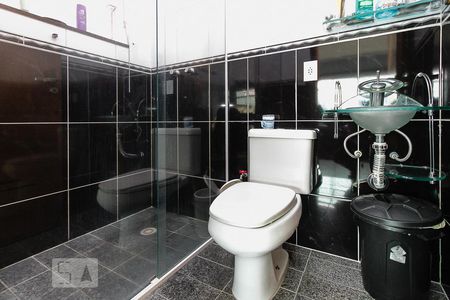 Casa para alugar com 270m², 4 quartos e 6 vagas Casa para alugar com 270m², 4 quartos e 6 vagasBanheiro Suite 03