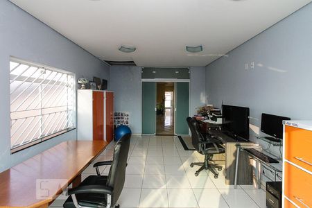 Casa para alugar com 270m², 4 quartos e 6 vagas Casa para alugar com 270m², 4 quartos e 6 vagasescritório