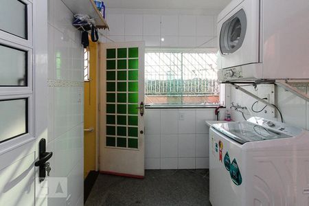 Casa para alugar com 270m², 4 quartos e 6 vagas Casa para alugar com 270m², 4 quartos e 6 vagasÁrea de Serviço