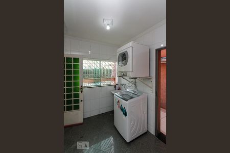 Casa para alugar com 270m², 4 quartos e 6 vagas Casa para alugar com 270m², 4 quartos e 6 vagasÁrea de Serviço