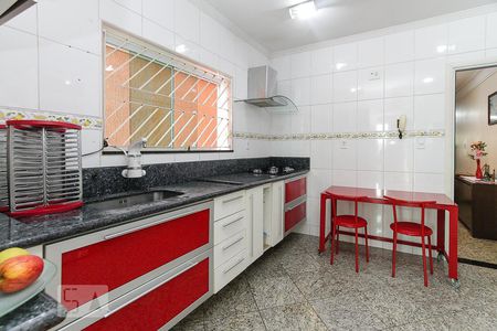 Casa para alugar com 270m², 4 quartos e 6 vagas Casa para alugar com 270m², 4 quartos e 6 vagasCozinha