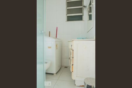 Banheiro de kitnet/studio para alugar com 1 quarto, 25m² em Flamengo, Rio de Janeiro