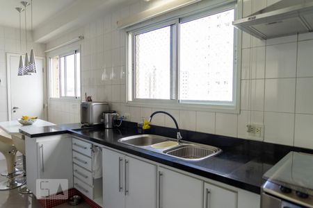 Apartamento para alugar com 168m², 3 quartos e 3 vagas Apartamento para alugar com 168m², 3 quartos e 3 vagasCozinha