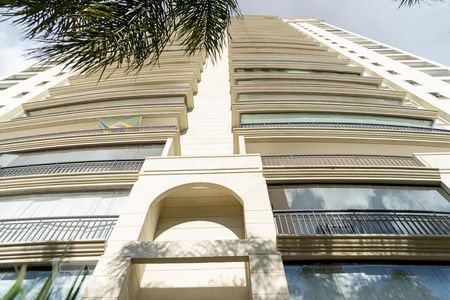 Apartamento para alugar com 168m², 3 quartos e 3 vagasFachada