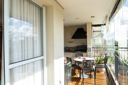 Apartamento para alugar com 168m², 3 quartos e 3 vagas Apartamento para alugar com 168m², 3 quartos e 3 vagasVaranda gourmet