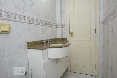 Apartamento para alugar com 194m², 4 quartos e 4 vagasBanheiro Social