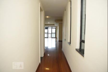 Apartamento para alugar com 194m², 4 quartos e 4 vagasCorredor