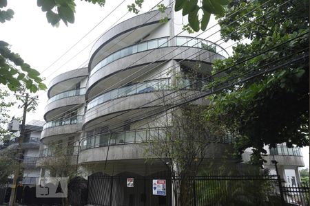 Apartamento para alugar com 194m², 4 quartos e 4 vagasFachada