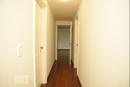 Apartamento para alugar com 194m², 4 quartos e 4 vagasCorredor