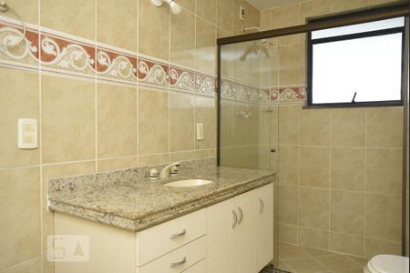 Apartamento para alugar com 194m², 4 quartos e 4 vagasBanheiro do Quarto 2 Suite