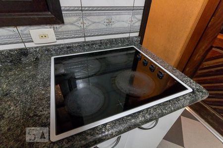 Cozinha - fogão de indução de casa para alugar com 2 quartos, 76m² em Jardim Santa Clara, Guarulhos